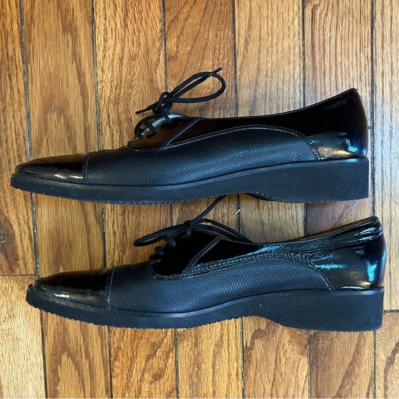 Salvatore Ferragamo lace up leather shoes, size 8.5 - Picture 8 of 10